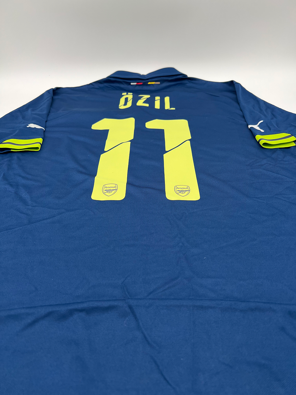 Thumbnail: Arsenal 2014/2015 Third Ozil #11 Soccer Jersey (XL) Back Parallel View