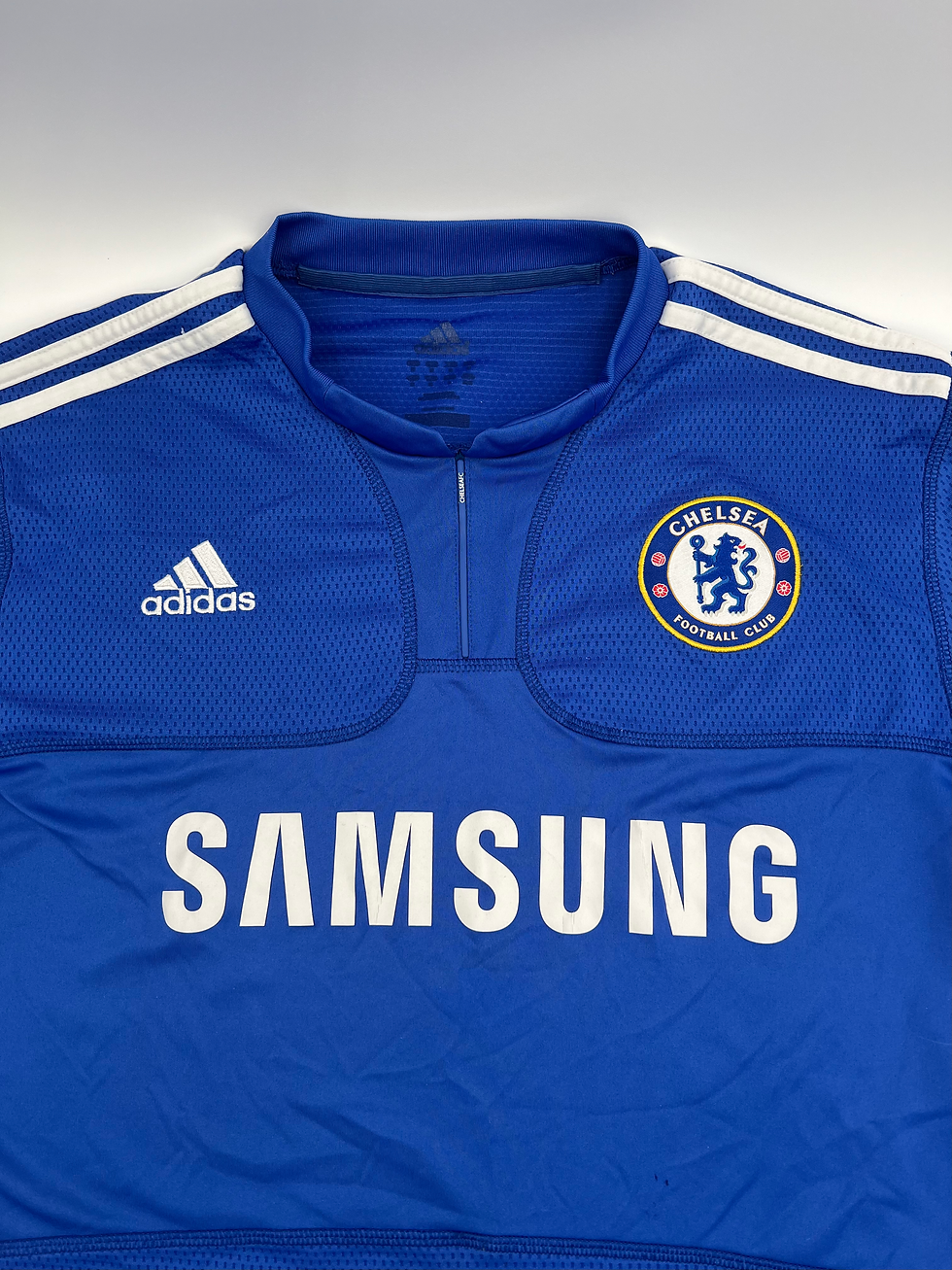Thumbnail: Chelsea FC 2009/2010 Home Drogba #11 Soccer Jersey (M) Front Close Up View
