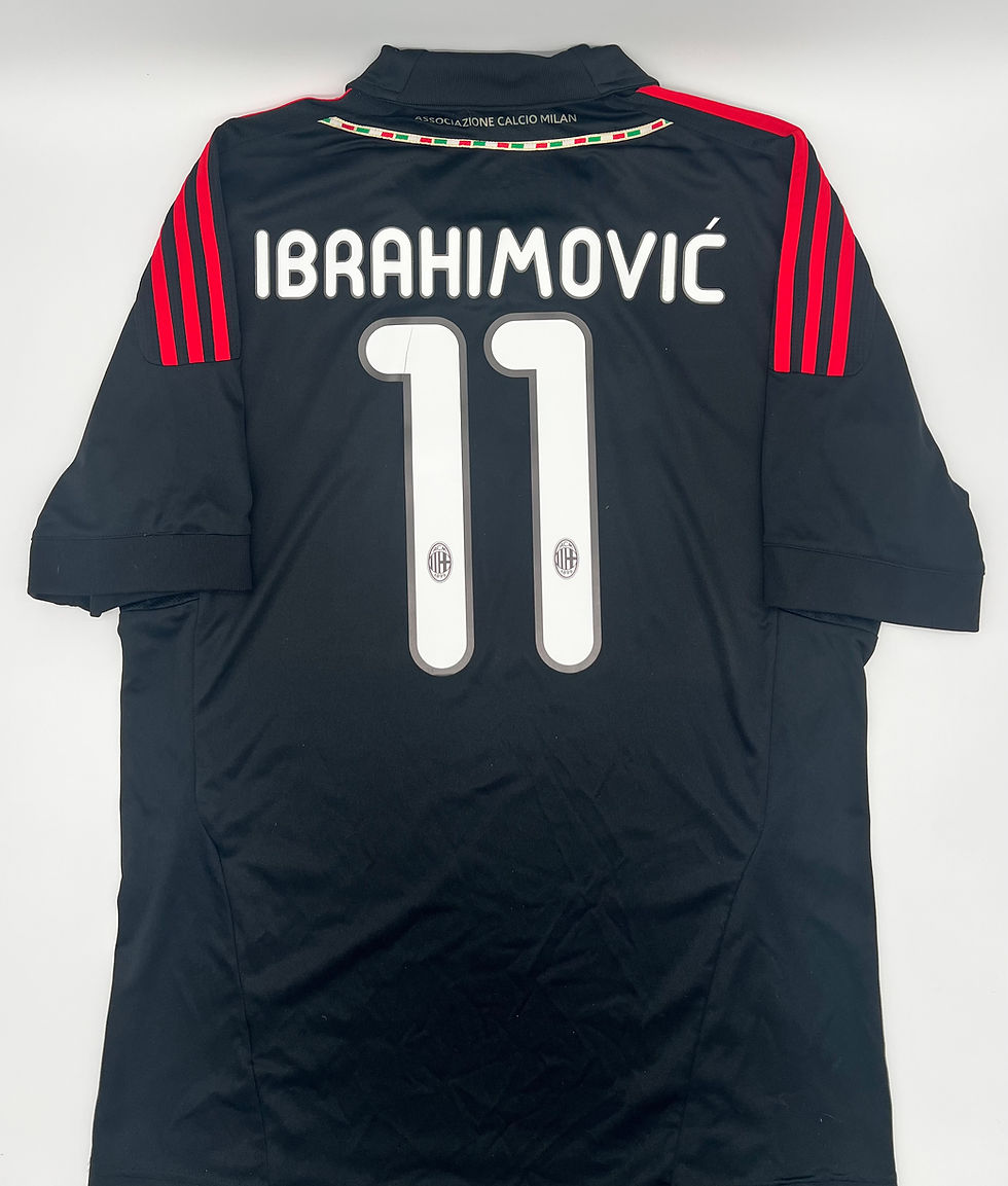Ibrahimovic  Milan 2011 Third Jersey L Back View
