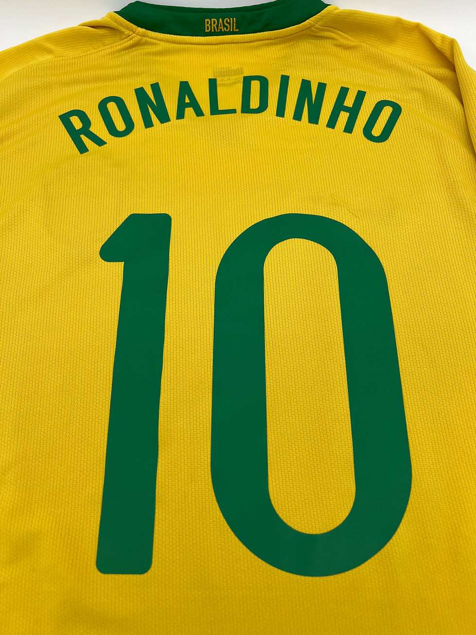 Thumbnail: Ronaldinho Brazil 2008 Home Jersey XL Back Close Up View