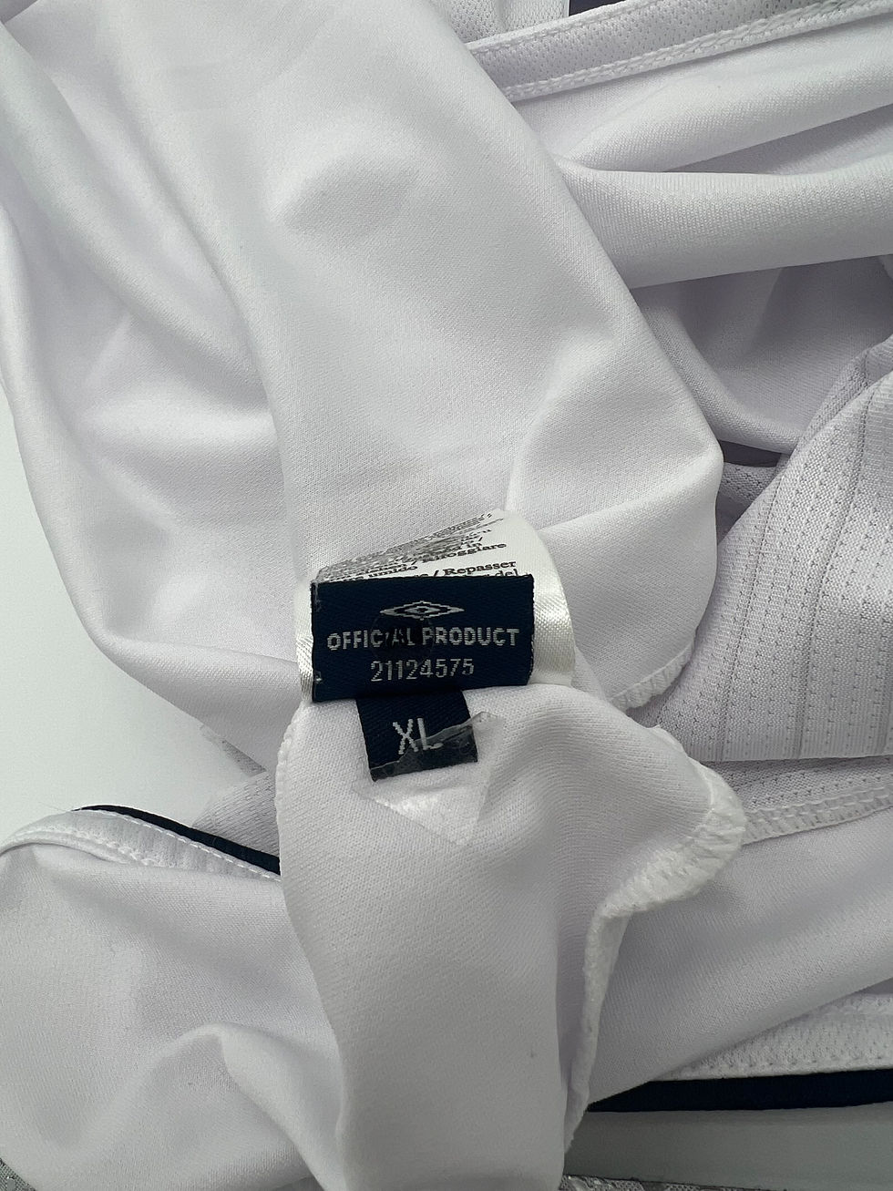 Thumbnail: Rooney England 2005 Home Jersey XL Tag View