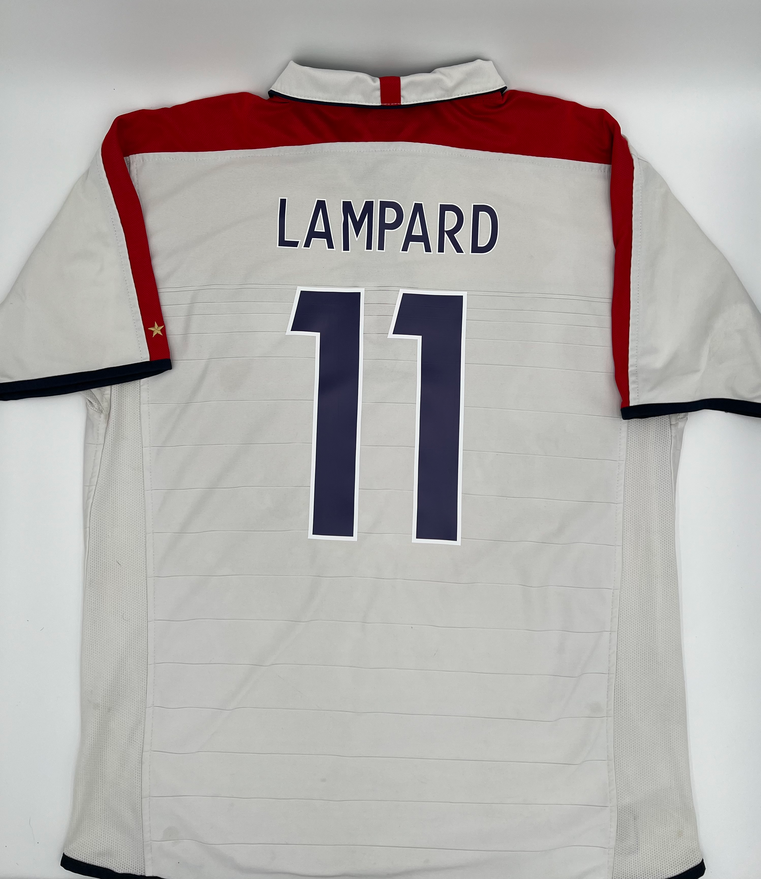 England 2003/2004/2005 Home Lampard #11 Soccer Jersey (XL)