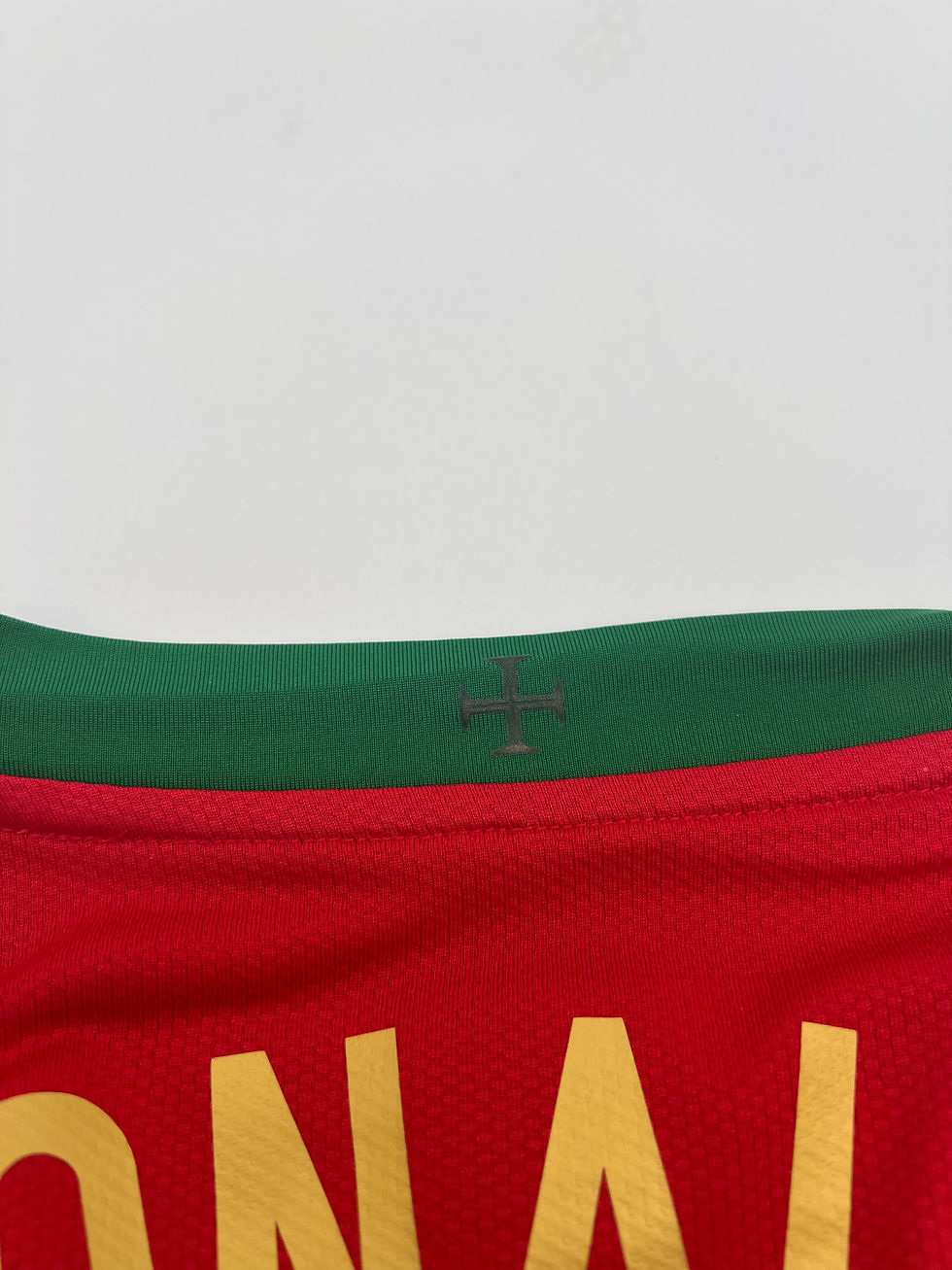 Thumbnail: Ronaldo Portugal 2008 Home Jersey M Detailed View