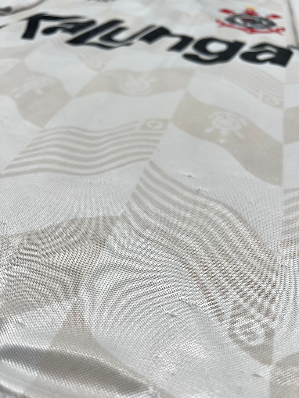 Thumbnail: Corinthians 1992 Home Soccer Jersey L Close Up View