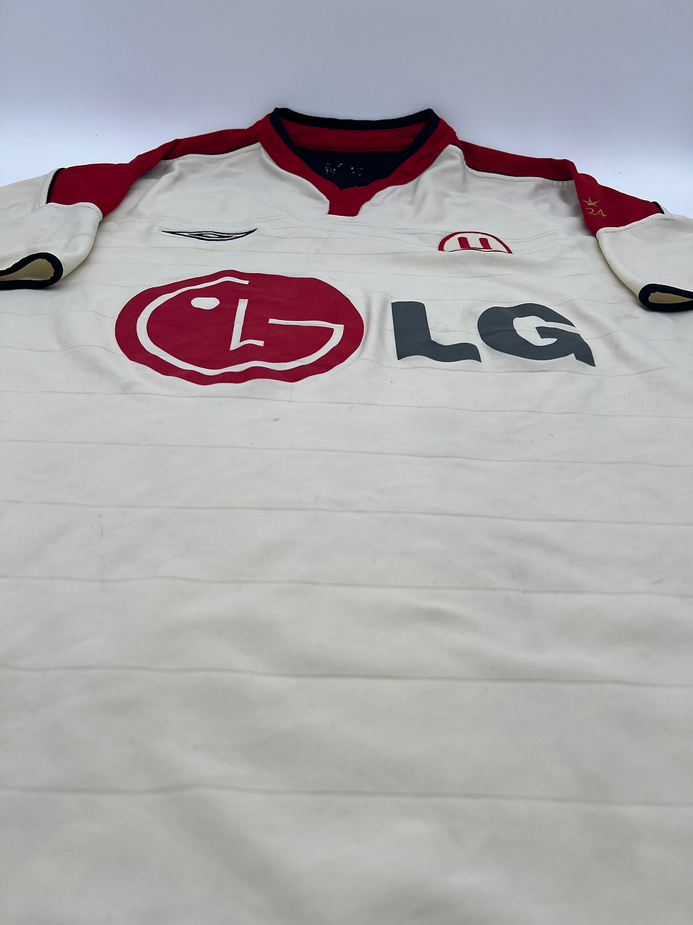 Thumbnail: Universitario de Deportes 2003 Home Soccer Jersey (XL) Front Parallel View