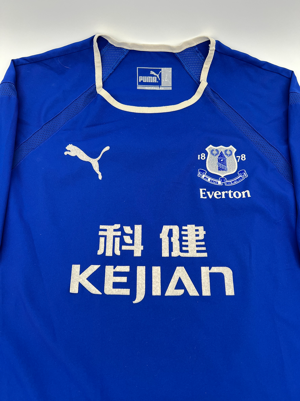 Thumbnail: Everton 2003/2004 Home Rooney #18 Soccer Jersey (XL) Front Close Up View