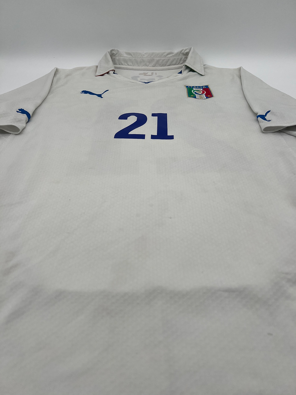 Thumbnail: Pirlo Italy 2010 Away Jersey Front Parallel View