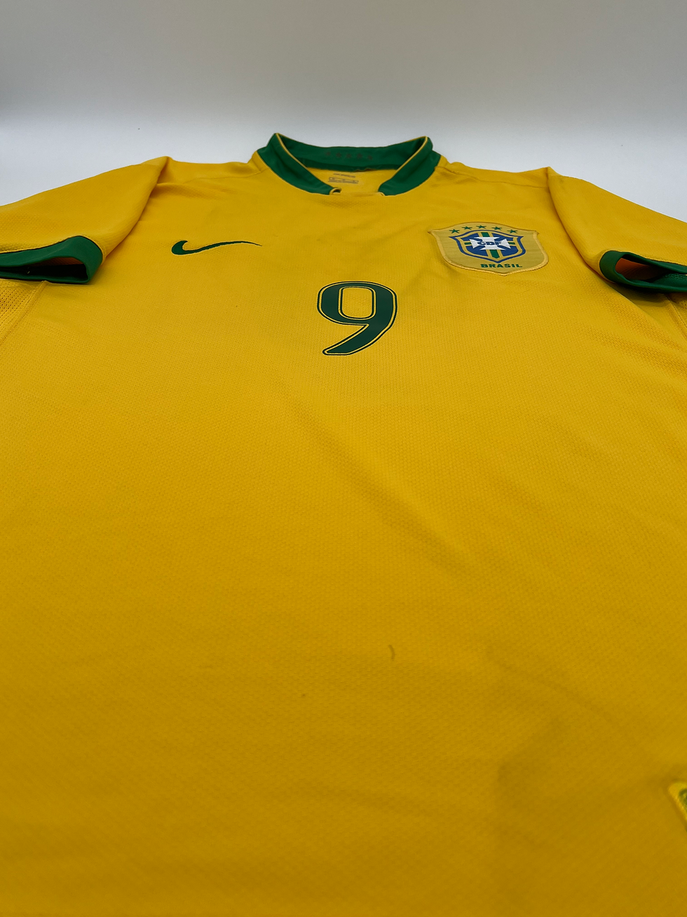 Thumbnail: Brazil 2006/2007/2008 Home Ronaldo #9 Soccer Jersey (M) Front Parallel View