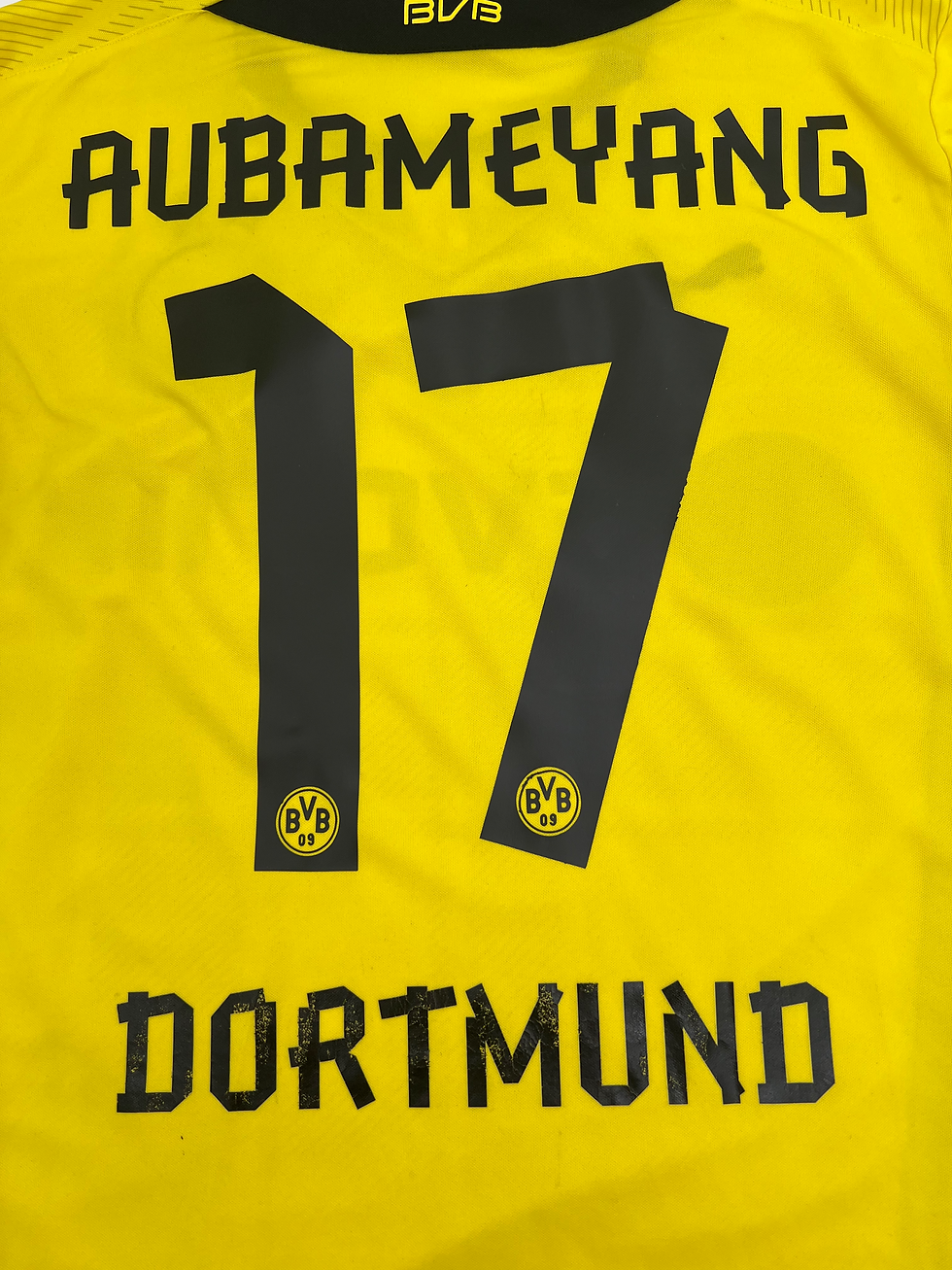 Thumbnail: Borussia Dortmund 2013/2014 Home Aubameyang #17 Soccer Jersey (L) Back Close Up View
