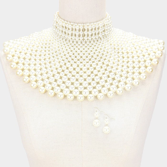 Thumbnail: Wide Pearl Bib Choker