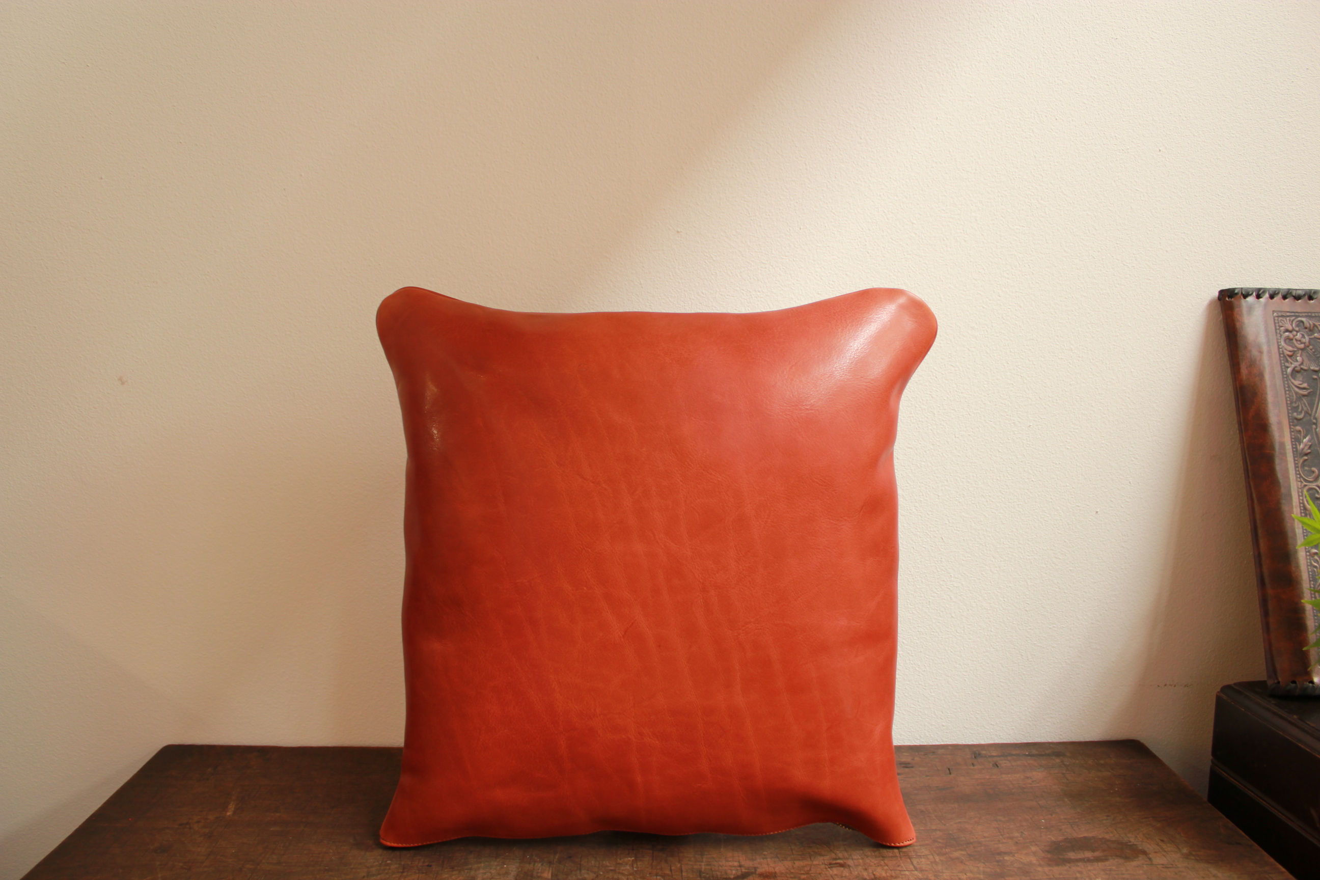 【受注制作】栃木レザーのクッション　煉瓦色