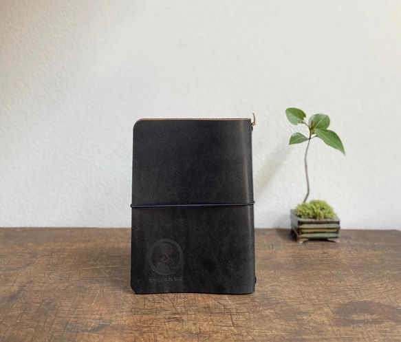 Thumbnail: 栃木レザーシンプルブックカバー（文庫本）