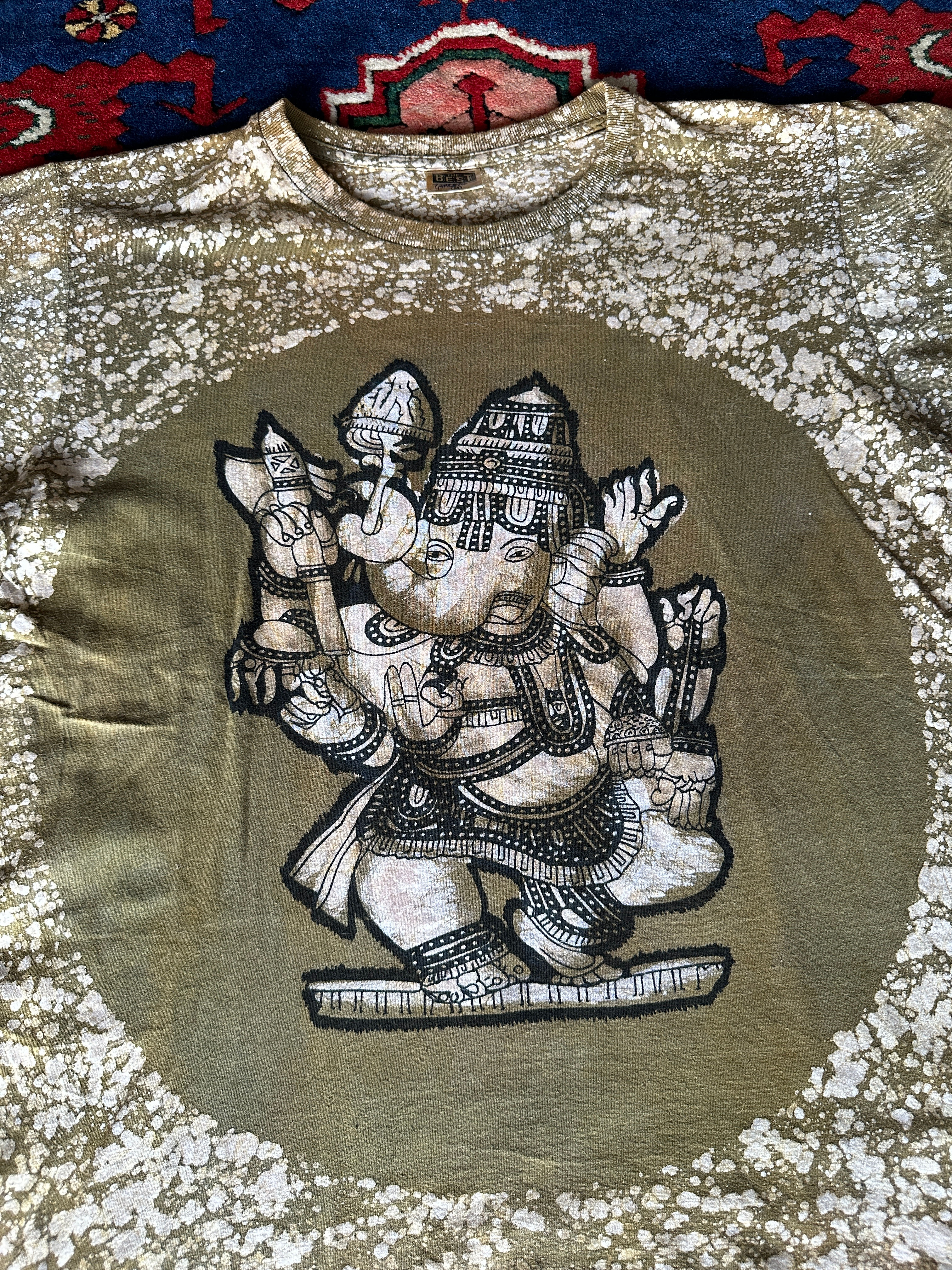 T-shirt Medium • TIE DYE GANESH G