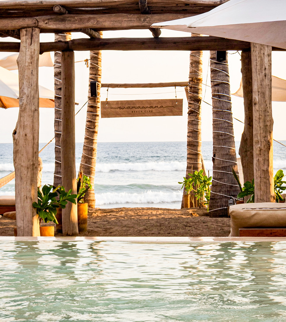 Área del WANAWANA Beach Club en Costalegre, Jalisco.