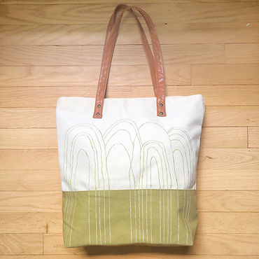 image of tote bag with olive green bottom