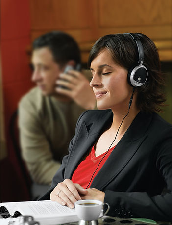 lifestyleOEhesdphones2.jpg
