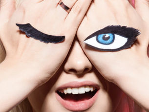 Creme para o contorno dos olhos, sim ou não?