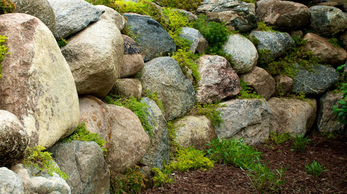 Rock landscaping wall ing Omaha, NE