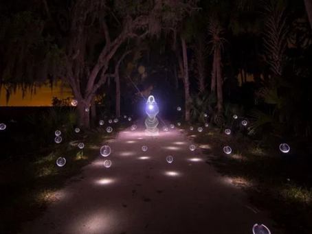 The Strange Case of a Floating Alien Humanoid in Thailand / Mysterious Universe 