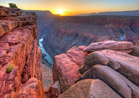 This Day in History - Theodore Roosevelt makes Grand Canyon a national monument