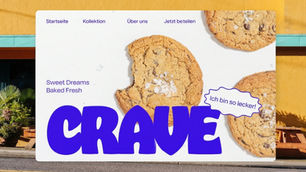 Bäckerei Website erstellen, Backerei Website Beispiel mit drei Cookies vor gelber Wand, Text: "Sweet Dreams Baked Fresh", "Ich bin so lecker!" und "CRAVE" in Blau. Humorvoller, leckerer Eindruck.