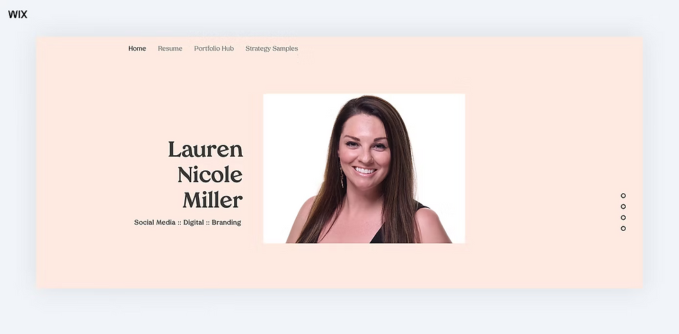 Website-Startseite mit lächelndem Porträt von Lauren Nicole Miller, Menü Home, Resume, Portfolio Hub, Strategy Samples.