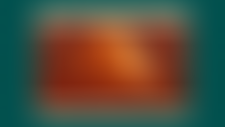 Domainverlängerung mit Beispielwebsite: Orange Baseballcap auf archivewear.de vor braunem Hintergrund, mit Die Baseball Cap, Jetzt entdecken und KLEIDUNG, DIE BLEIBT.