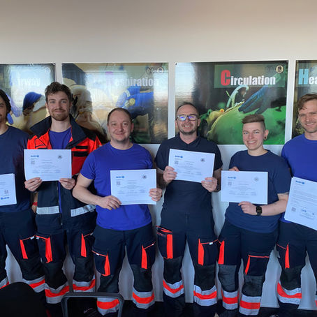 MEZINÁRODNÍ CERTIFIKACE V PRVNÍ POMOCI?                                              Nabídka služeb Elite Training Centers