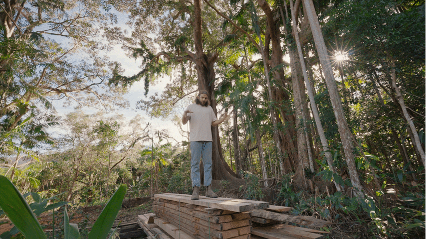 Gif 7 M&O (2 Years Off Grid).gif