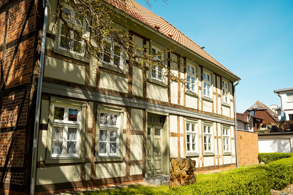 Kirchplatz 1