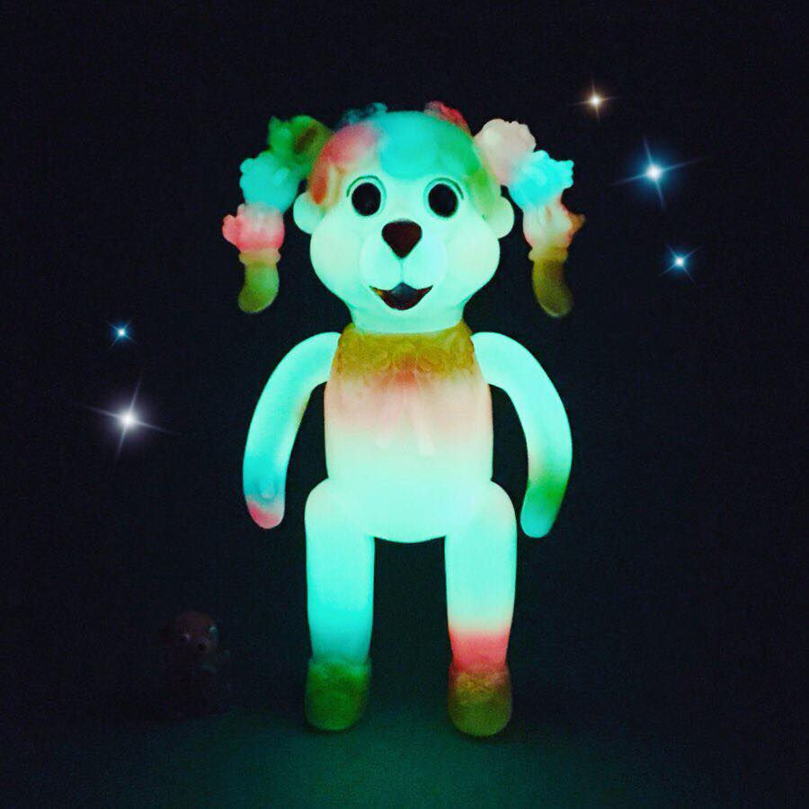 Thumbnail: Miss Firefly Lillian & BiBi