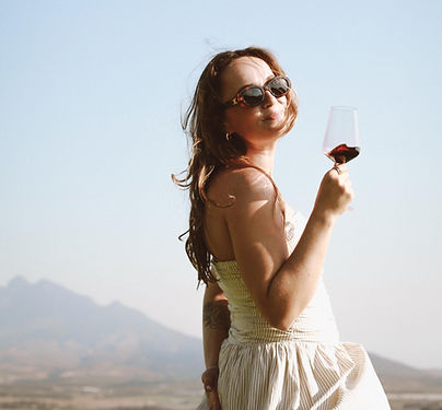 Nathalie, analog photographer capturing the CIELO Collective retreat in Mallorca — documenting mindful moments, natural light, and soulful connections through film photography. A creative wellbeing travel experience blending art, slow living, and authentic storytelling in a Mediterranean setting.
