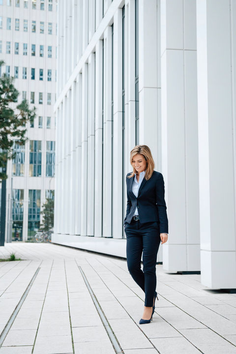 Business
Portrait
Fotograf
Frankfurt
Shooting
Fotoshooting
professioneller Fotograf
Fotografin
Make-up
Businessportrait
Vorstand
Deutschland Fotoproduktionsteam
Unternehmensdarstellung
Personalbranding Fotografie Team
Businessfotografie
Businessportraits
Unternehmensfotografie
Firmenfotos
Corporate Fotografie
Businessfotograf
Geschäftsfotografie
Businessfotoshootings
Business-Eventfotografie
Businessfotografie Dienstleistungen
Professionelle Businessfotos
Businessfoto Studio
Businessfotografie Angebot
Businessfotografie Preise
Businessfotografie Portfolio