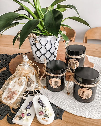 mona.homedecor-1631887126252.jpg