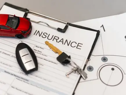 Los aranceles de Trump están aumentando los precios de las piezas de los automóviles, pero ¿aumentará su seguro de automóvil?