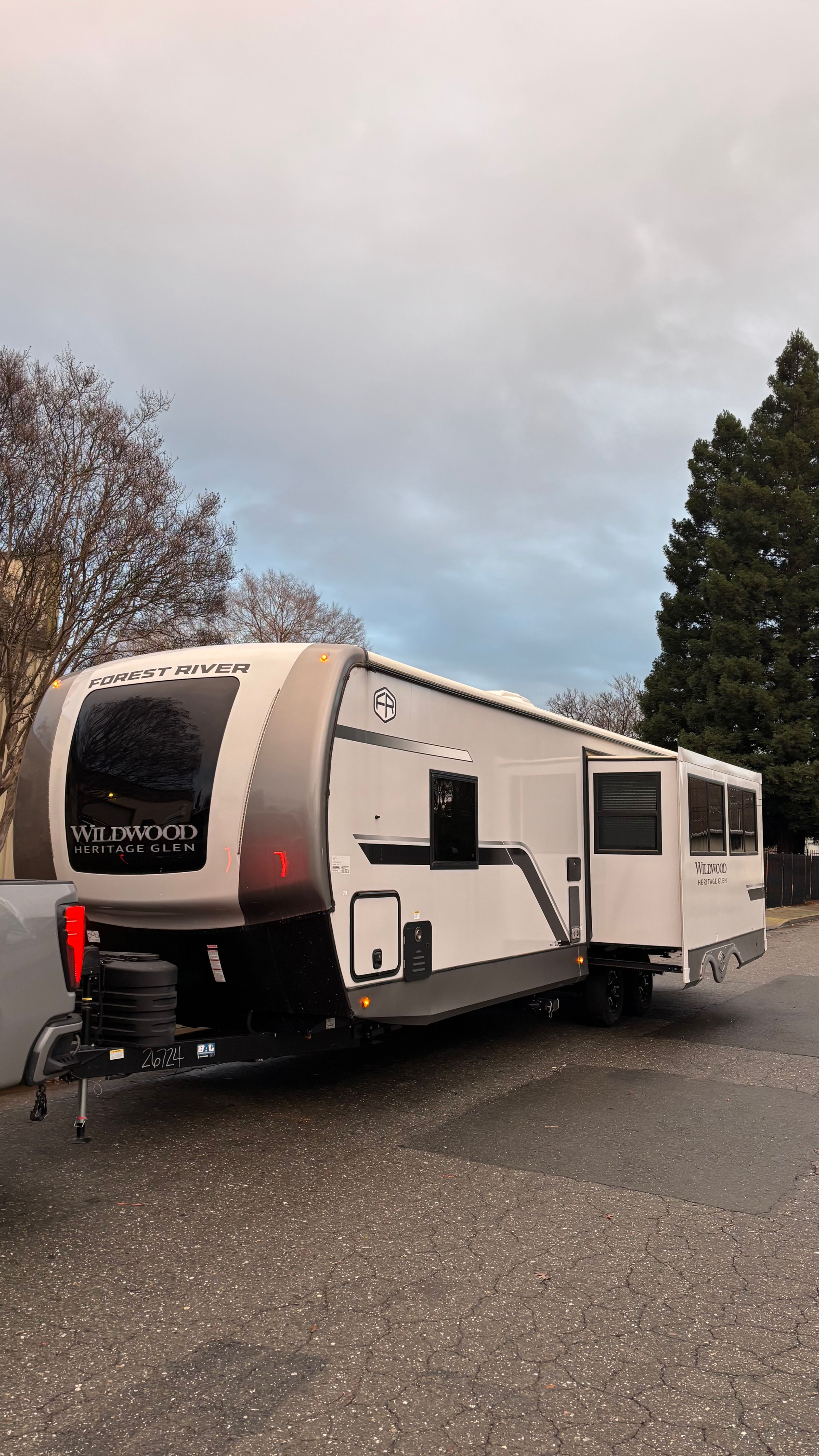 2025 Forest River Wildwood Heritage Glen 273RL