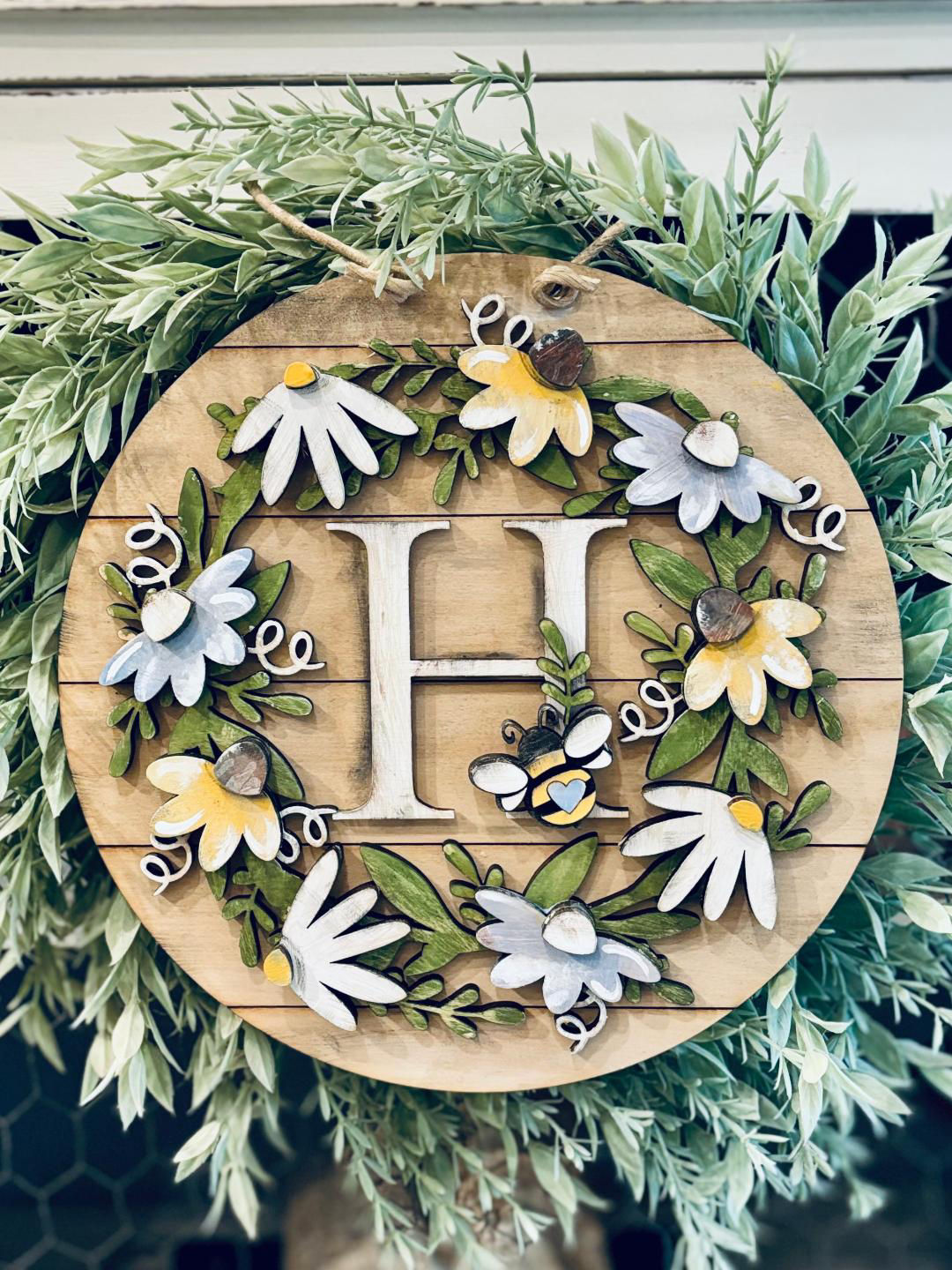 Personalized Monogram Daisy and Bee Round Sign DIY Blank