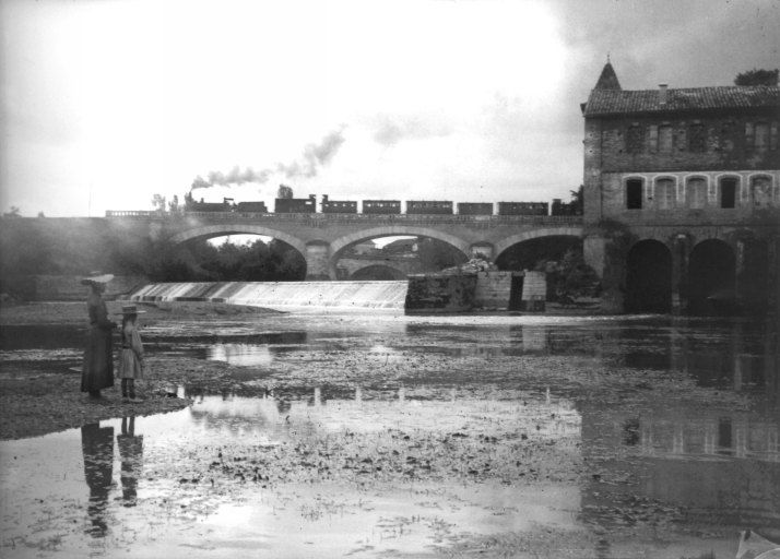 Le train et le moulin avant 1910