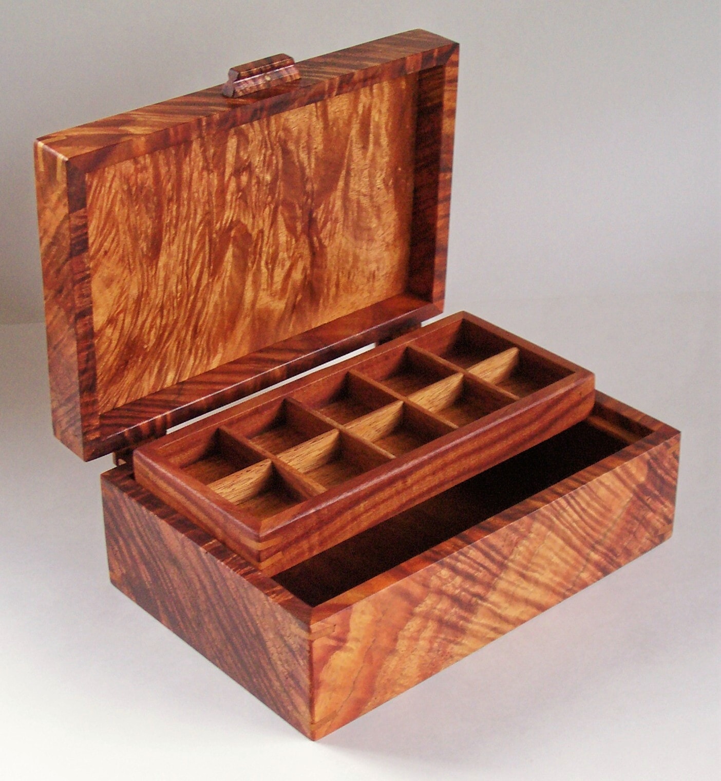 SLIDING TRAY
