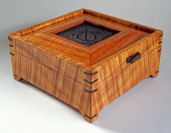 Footed Koa Box with Turtle Tile