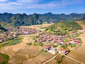 Eskipazar ilçesi yeşil vadiler doğa