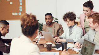 LinkedIn Marketing Strategy for B2B: Organic and Paid