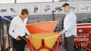 Müşteri yolculuğu ve satış hunisi diyagramı — conversion funnel optimizasyonu