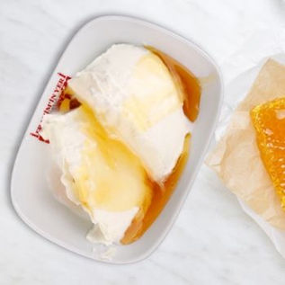 Bal Kaymak Nedir? Türk Kahvaltısının Tacı