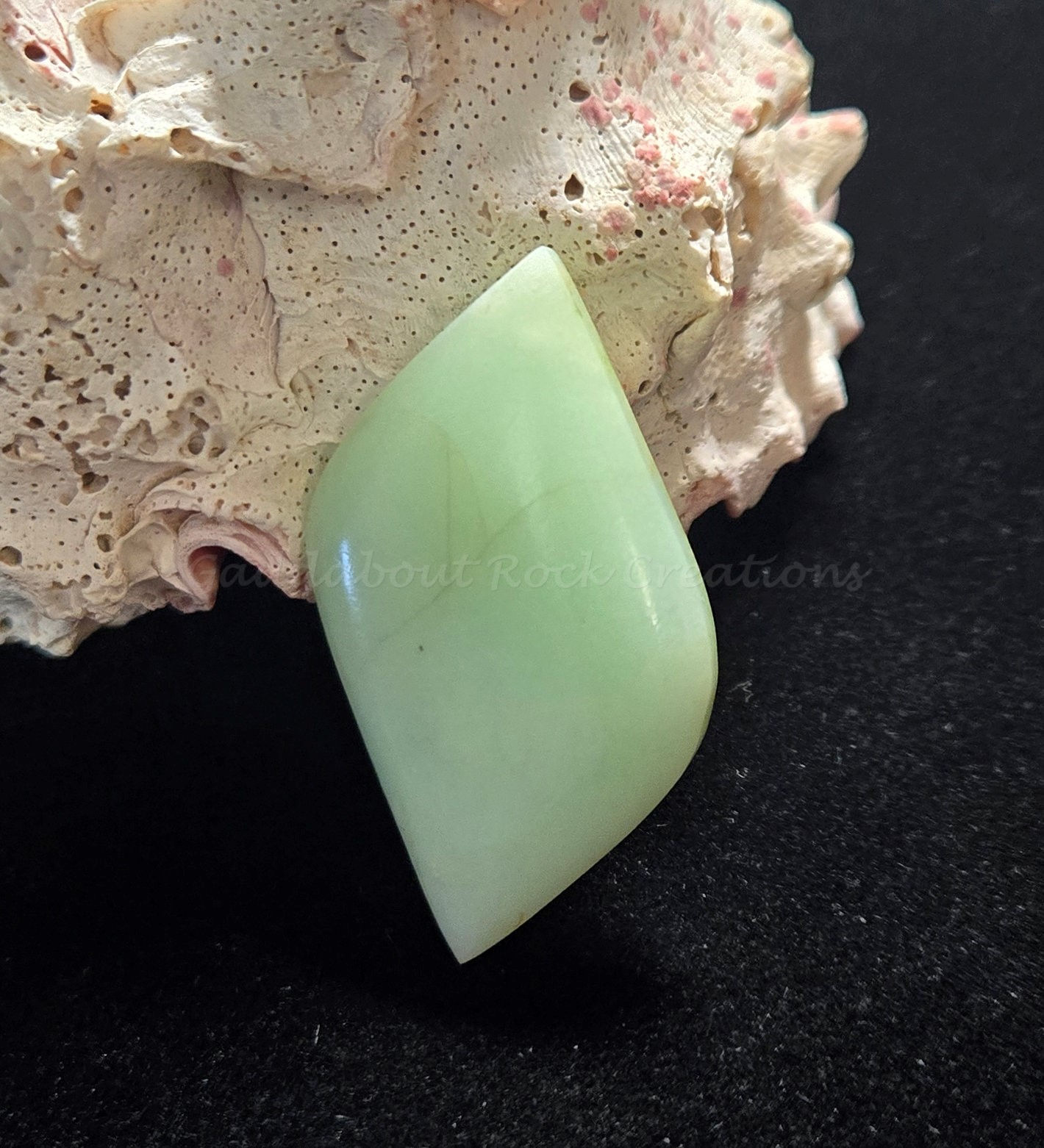 Chrysoprase Cabochon 12743