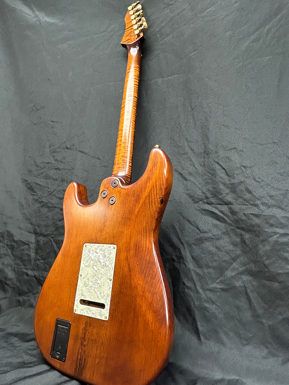 Thumbnail: #259 S-Style Big Leaf/Pine