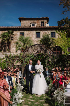 Ingresso della sposa alla cerimonia a Vignamaggio