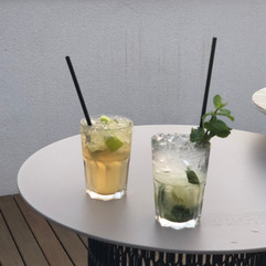 Barceloneta, im Hintergrund das W Hotel