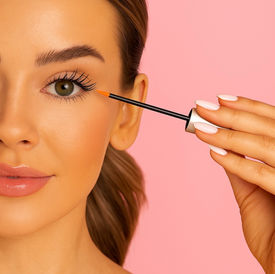 Texture leggera e naturale del siero ciglia