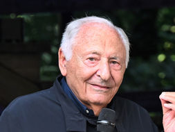 Mogol: "Aiutare tutti, non parlare mai male di nessuno e aiutare gli altri se hanno bisogno, perché lo scopo della nostra vita diventa poi l'accesso al paradiso"